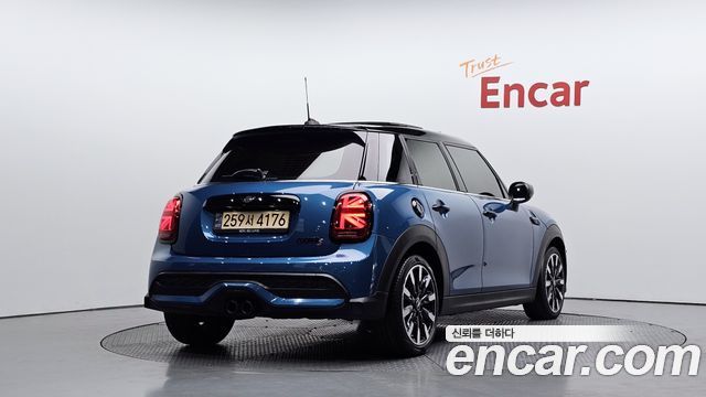 Mini Cooper 2022 — photo 2