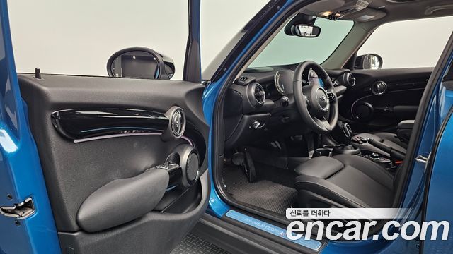 Mini Cooper 2022 — photo 13