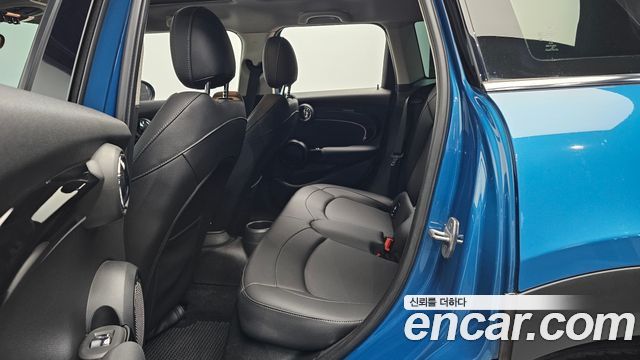 Mini Cooper 2022 — photo 17
