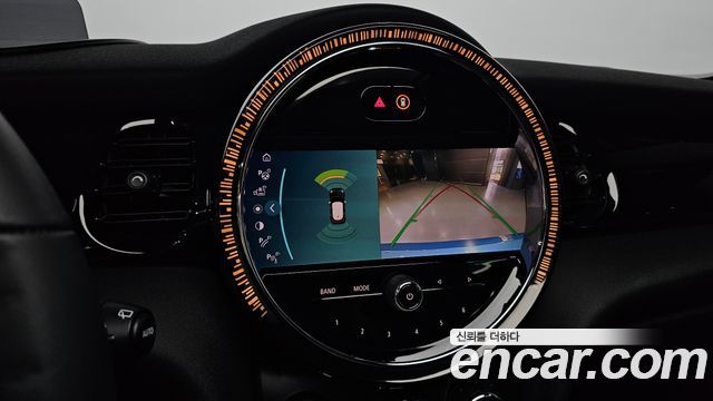 Mini Cooper 2022 — photo 21