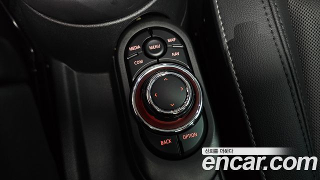 Mini Cooper 2022 — photo 25