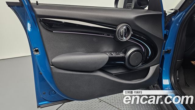 Mini Cooper 2022 — photo 14