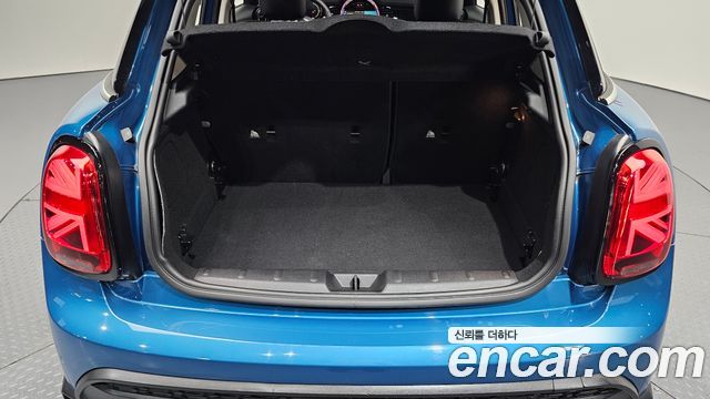 Mini Cooper 2022 — photo 37