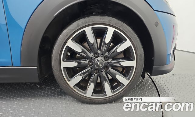 Mini Cooper 2022 — photo 39