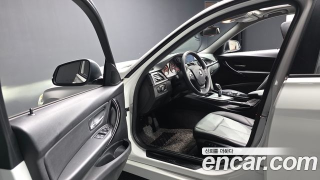 BMW 3-Series 2016 — photo 10