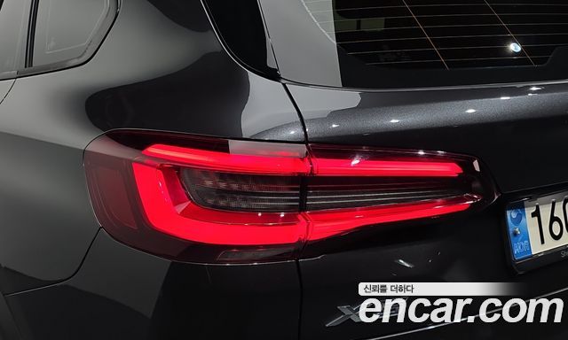 BMW X5 2022 — photo 9