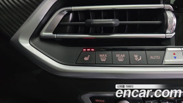 BMW X5 2022 — photo 32