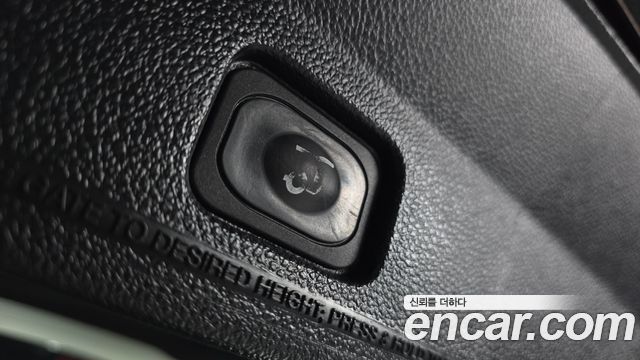 Ford Explorer 2017 — photo 26