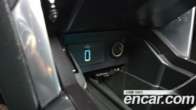 Ford Explorer 2017 — photo 33