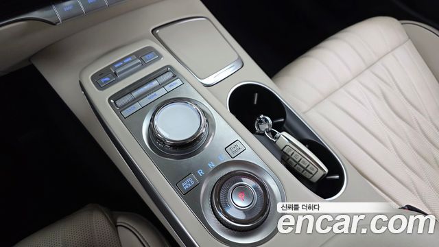 Genesis GV70 2023 — photo 12