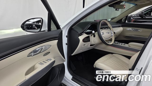 Genesis GV70 2023 — photo 13