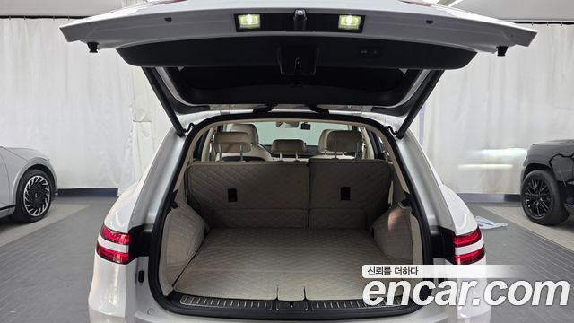 Genesis GV70 2023 — photo 26