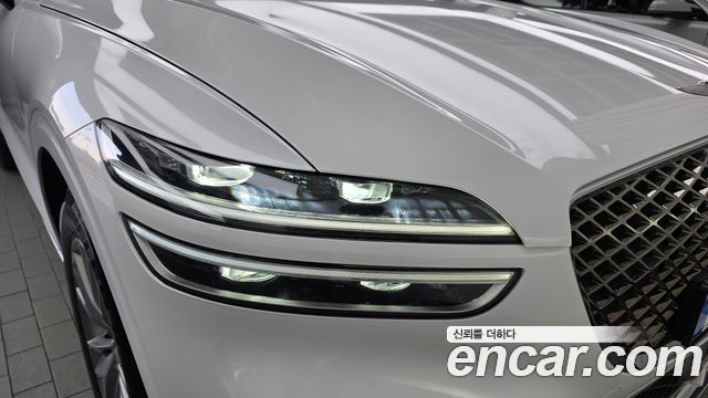 Genesis GV70 2023 — photo 8