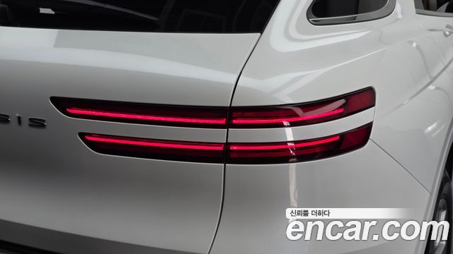 Genesis GV70 2023 — photo 9