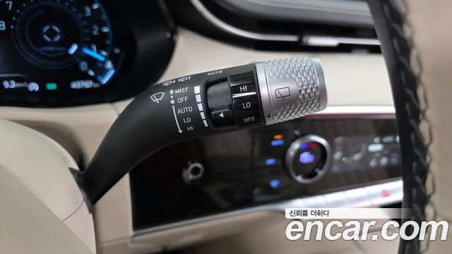 Genesis GV70 2023 — photo 28