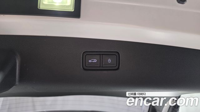 Genesis GV70 2023 — photo 30