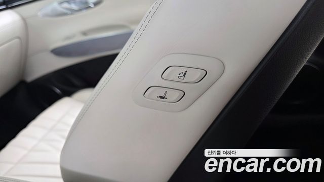 Genesis GV70 2023 — photo 33