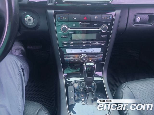 Kia OPIRUS 2011 — photo 12