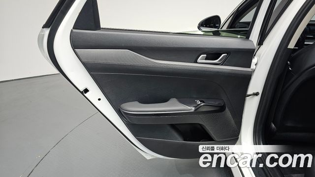 Kia K5 2022 — photo 15