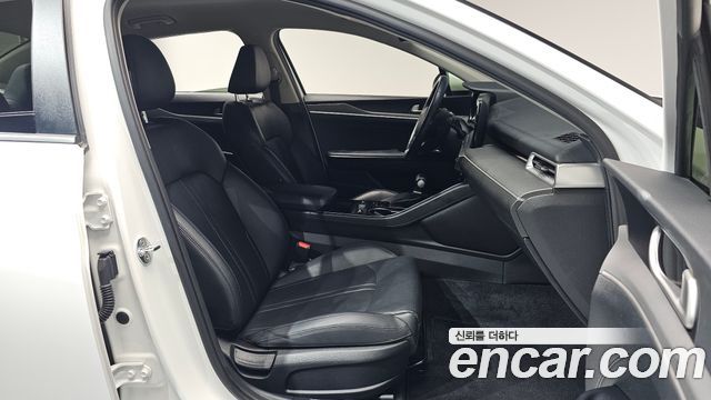 Kia K5 2022 — photo 16