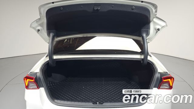 Kia K5 2022 — photo 32