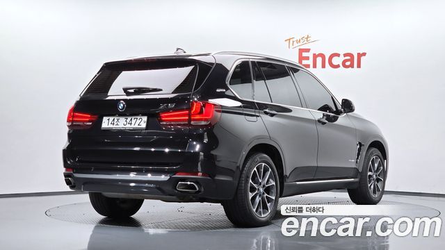 BMW X5 2018 — photo 2