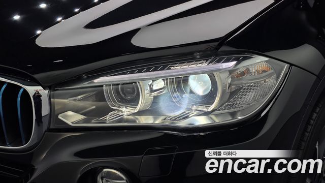 BMW X5 2018 — photo 8