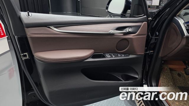 BMW X5 2018 — photo 14