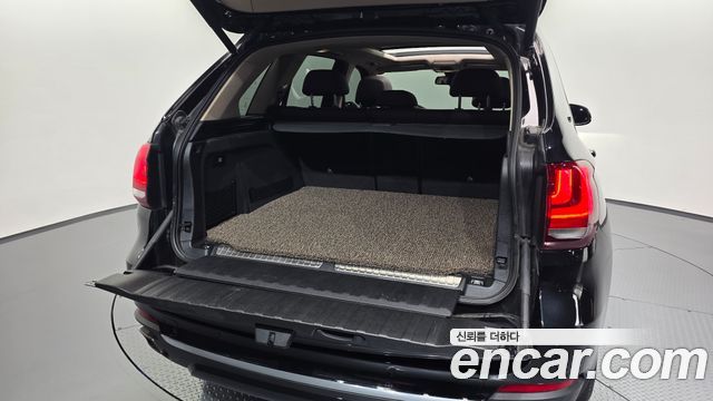 BMW X5 2018 — photo 35