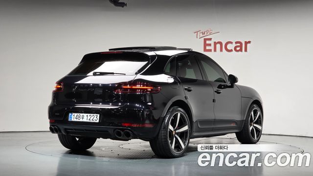 Porsche Macan 2017 — photo 2