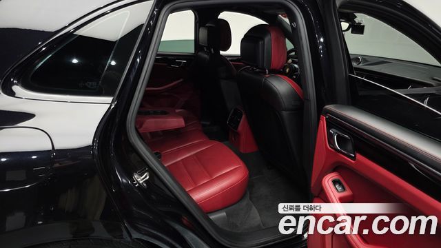 Porsche Macan 2017 — photo 18