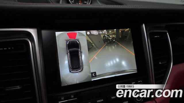 Porsche Macan 2017 — photo 21