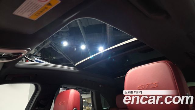 Porsche Macan 2017 — photo 22