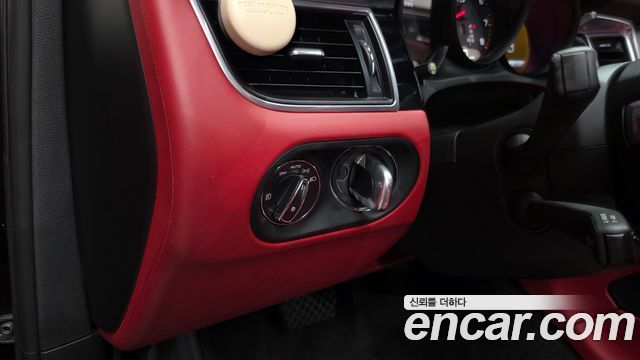 Porsche Macan 2017 — photo 29