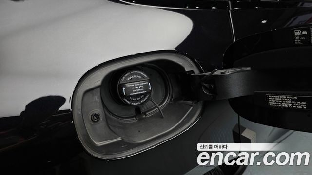 Porsche Macan 2017 — photo 36