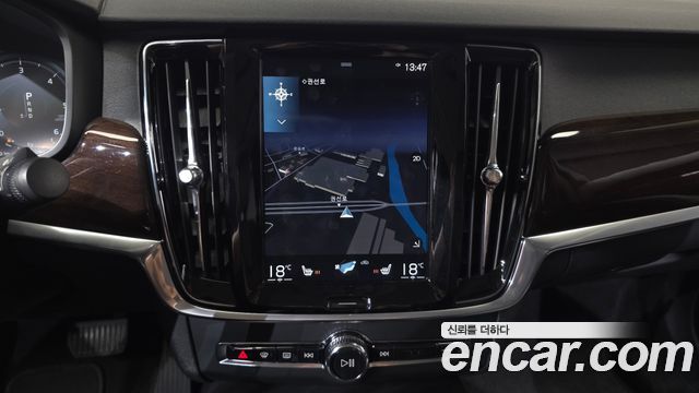 Volvo S90 2017 — photo 12