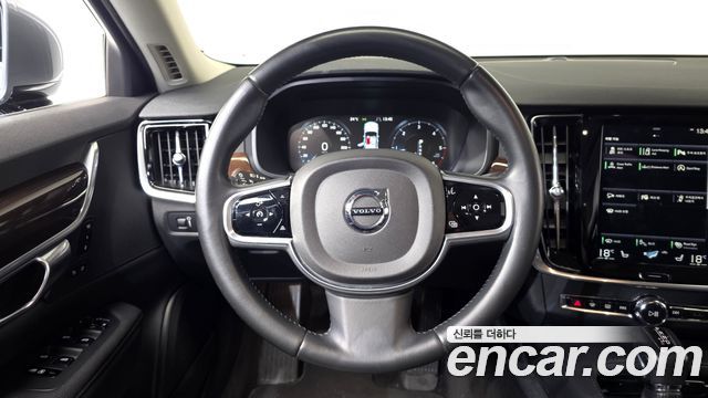 Volvo S90 2017 — photo 13