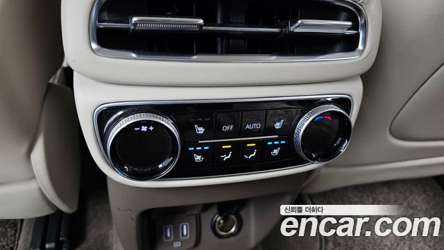 Genesis GV80 2020 — photo 25