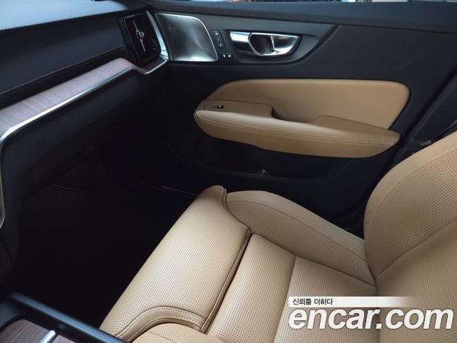 Volvo V60 2025 — photo 10