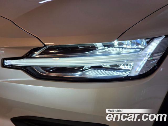 Volvo V60 2025 — photo 18