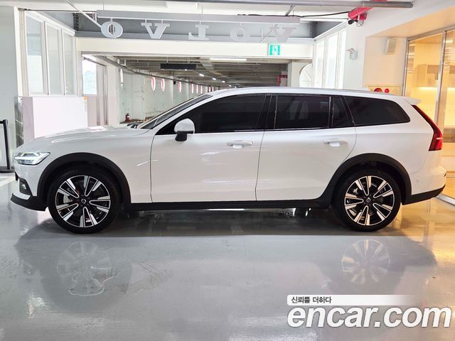 Volvo V60 2025 — photo 20