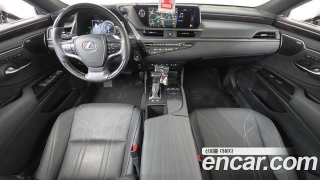 Lexus ES 2020 — photo 7