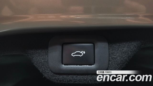 Lexus ES 2020 — photo 19