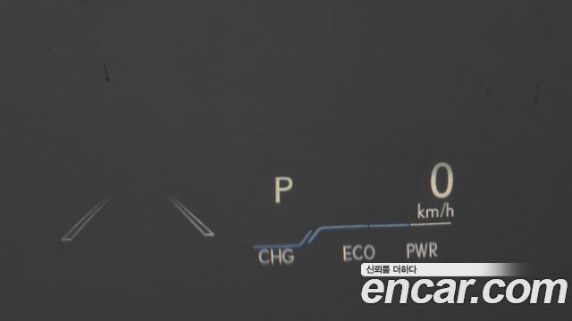 Lexus ES 2020 — photo 20