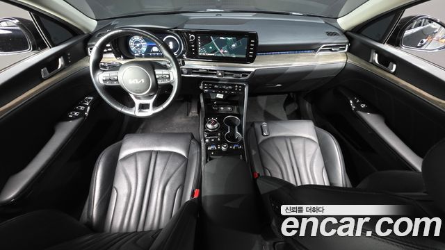 Kia K5 2023 — photo 10