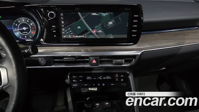 Kia K5 2023 — photo 19