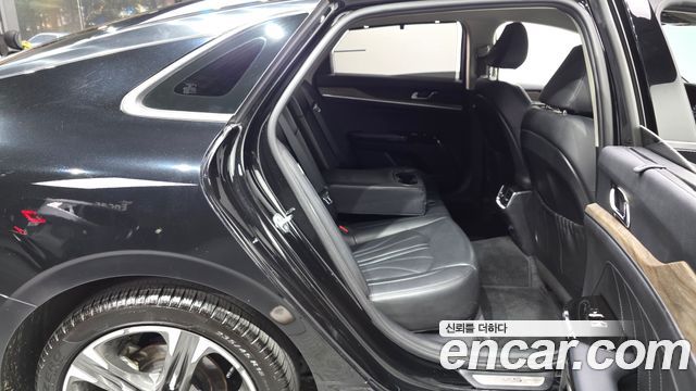 Kia K5 2023 — photo 17
