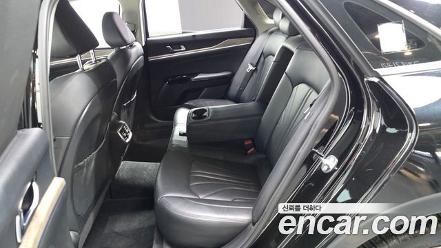 Kia K5 2023 — photo 18