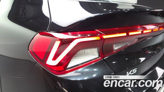 Kia K5 2023 — photo 9