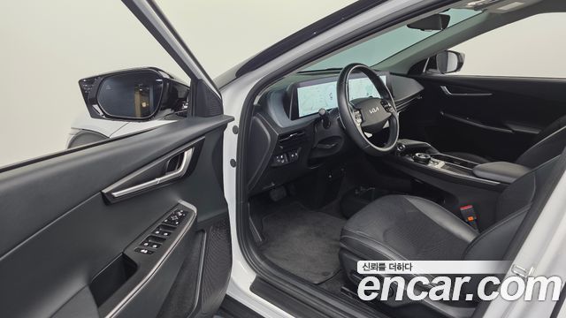 Kia EV6 2023 — photo 10